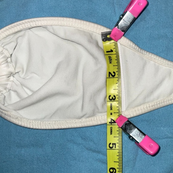 WHITE LUSTER RUCHED BIKINI WITH REAR BOW AND GOLD CHAIN DETAILS BY SYRUP - Picture 14 of 15